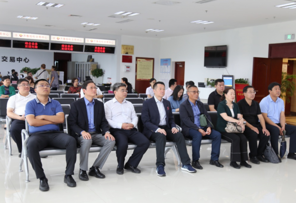 香港金融发展协会代表团一行到访考察齐鲁股权交易中心  